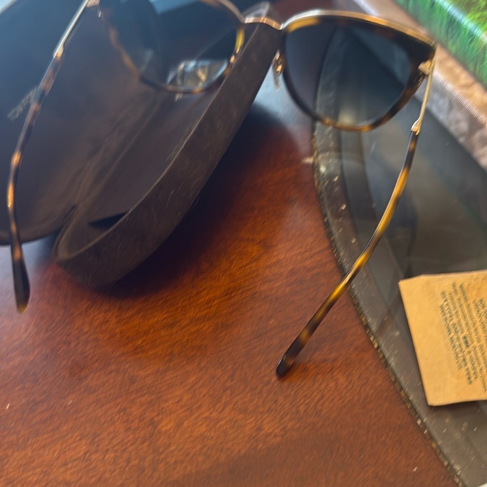 Tom Ford Tortoise Shell Sunglasses - Picture 10 of 11